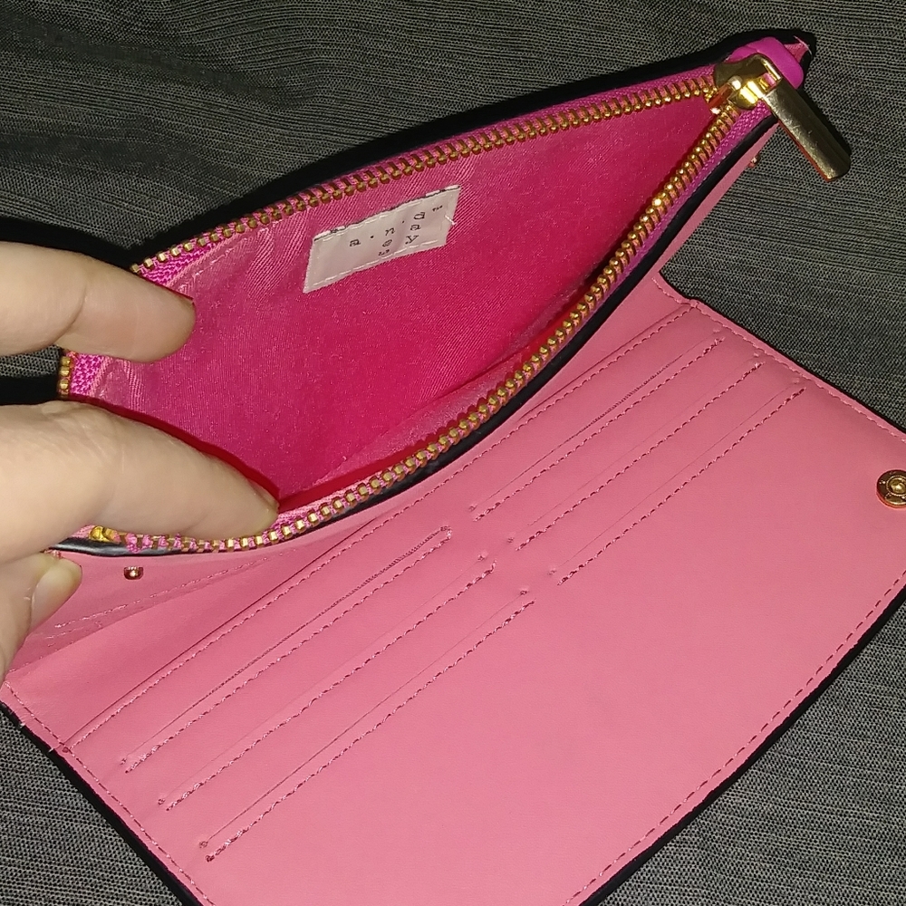 Big Pink Wallet - Picture 6 of 8